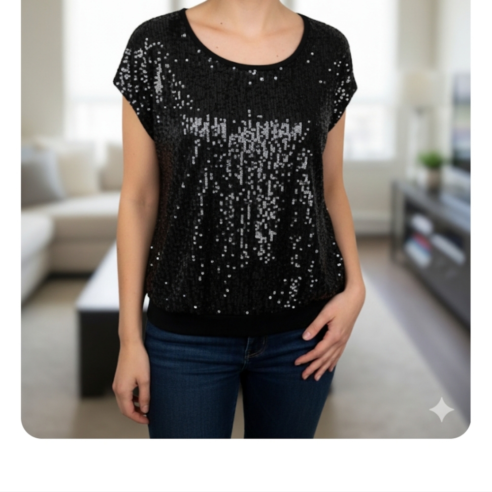 Brooks Brothers Black With Redish LookSequin Short Sleeve Tee